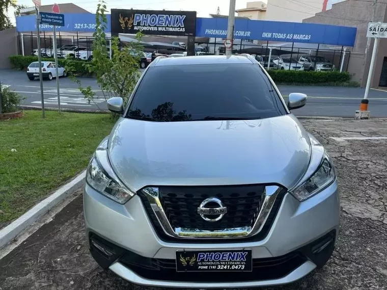 Nissan Kicks Prata 1