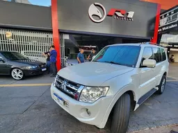 Mitsubishi Pajero Full
