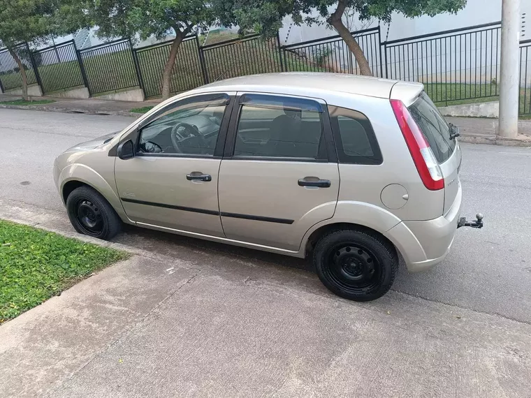 Ford Fiesta Prata 15