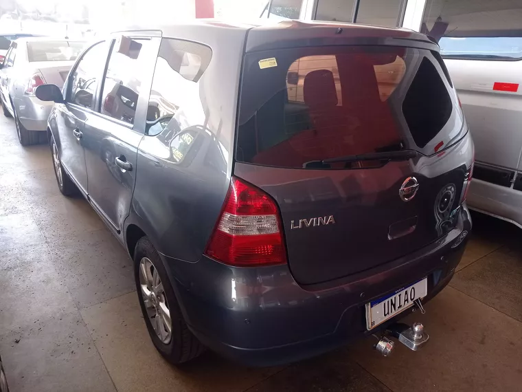 Nissan Livina Cinza 2