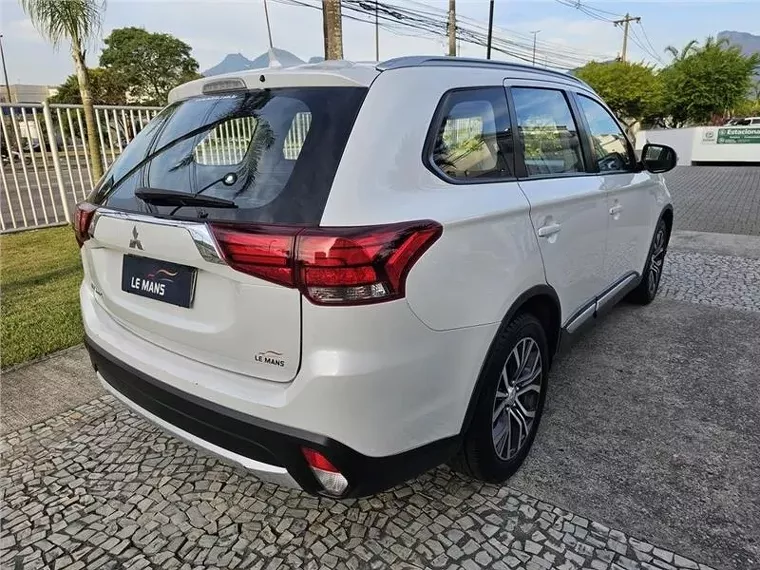 Mitsubishi Outlander Branco 6