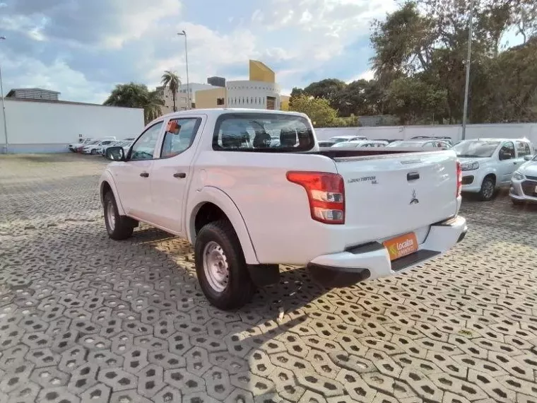 Mitsubishi L200 Triton Branco 11