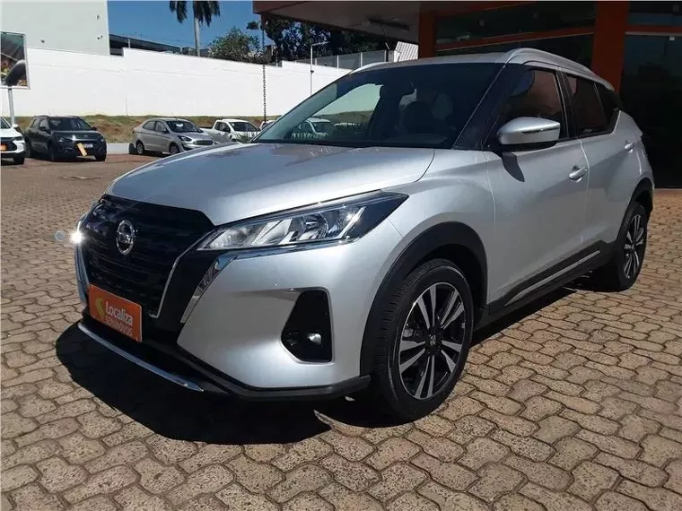 Nissan Kicks Prata 7