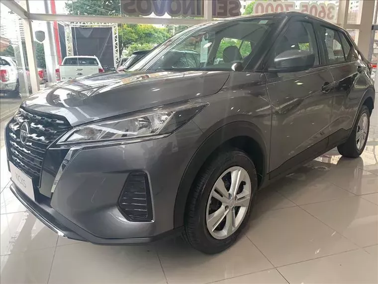 Nissan Kicks Cinza 6