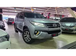 Toyota Hilux SW4