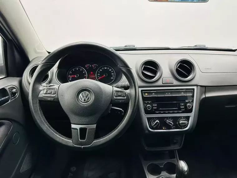 Volkswagen Voyage Prata 3