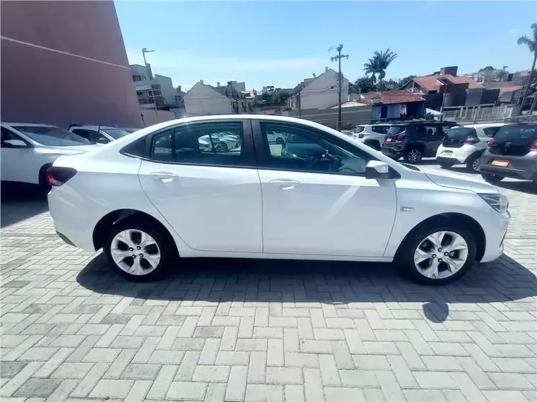 Chevrolet Onix Branco 6