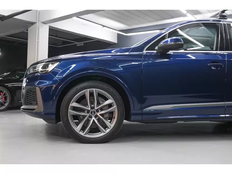 Audi Q7 Azul 9