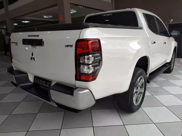 Mitsubishi L200 Triton Branco 1