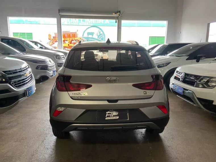 Hyundai HB20X Prata 7