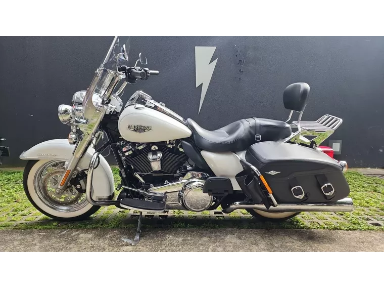 Harley-Davidson Road King Branco 1