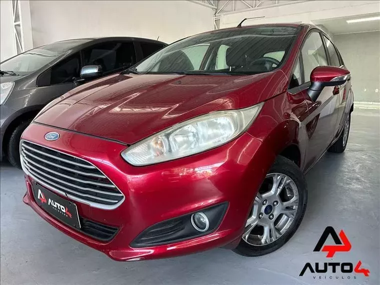 Ford Fiesta Vermelho 8