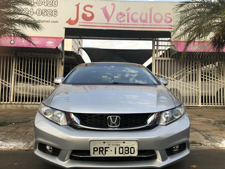 Honda Civic Prata 2