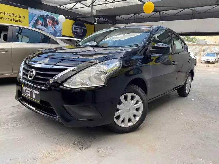 Nissan Versa Preto 4