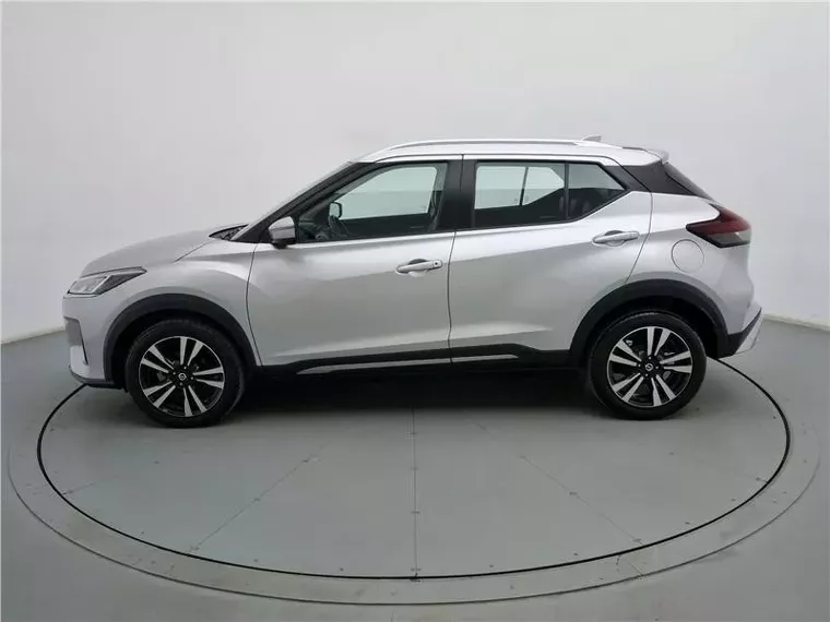 Nissan Kicks Prata 1