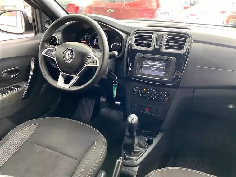 Renault Logan Prata 4