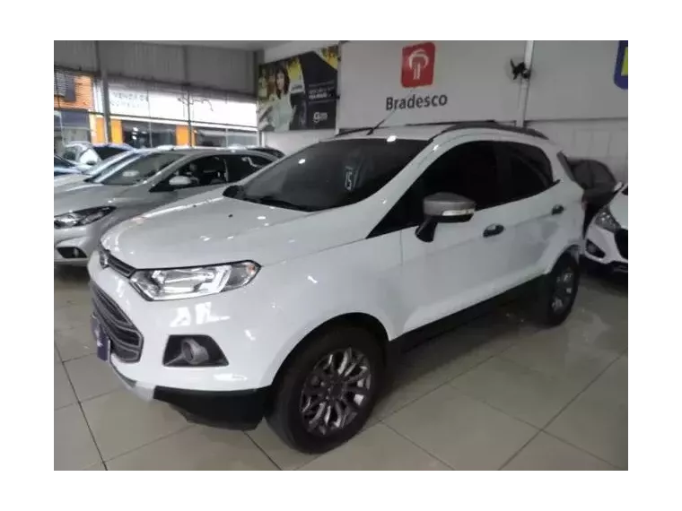 Ford Ecosport Branco 4