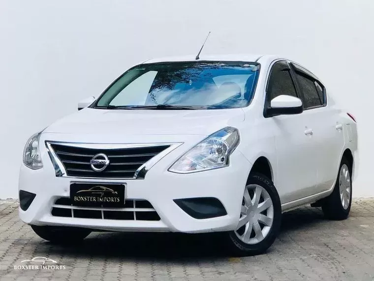 Nissan Versa Branco 13