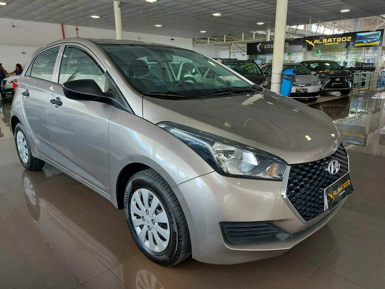 Hyundai HB20 Prata 6