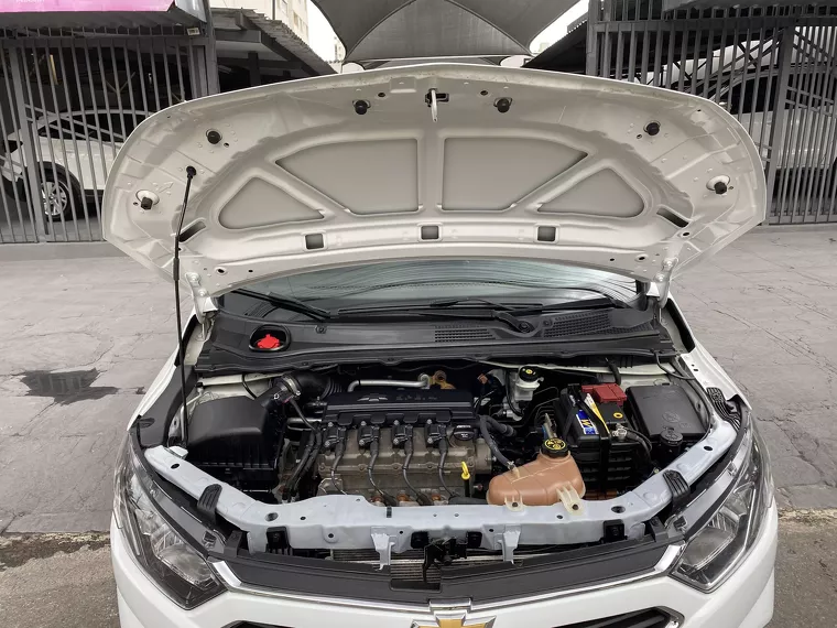 Chevrolet Prisma Branco 10