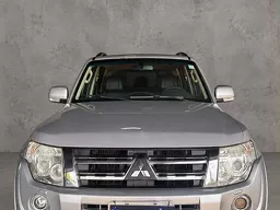 Mitsubishi Pajero Full