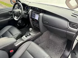 Toyota Hilux SW4