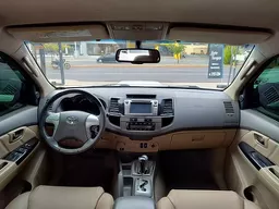 Toyota Hilux SW4