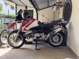 R 1100