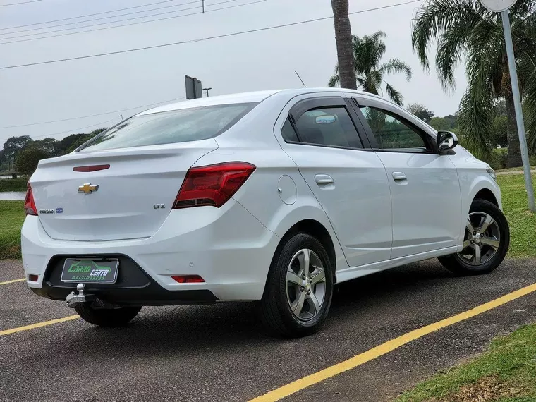 Chevrolet Prisma Branco 4