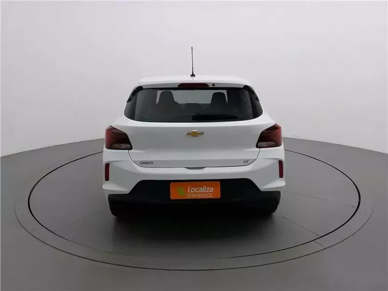 Chevrolet Onix Branco 2