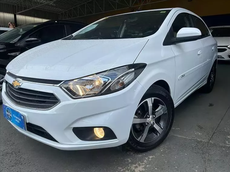 Chevrolet Onix Branco 3