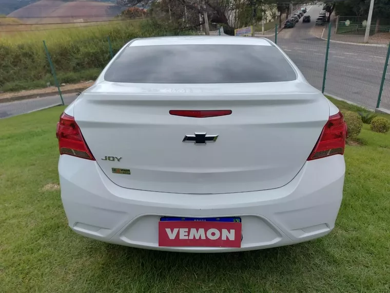 Chevrolet Onix Branco 3