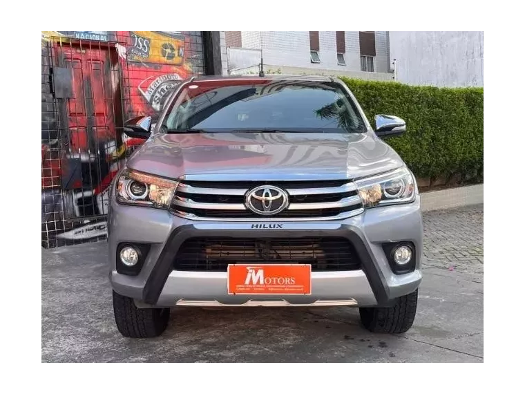 Toyota Hilux Prata 1