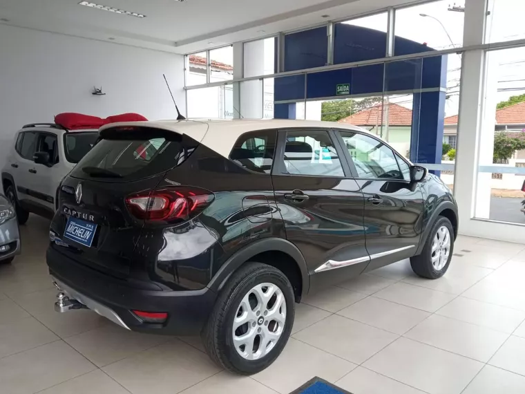 Renault Captur Preto 5