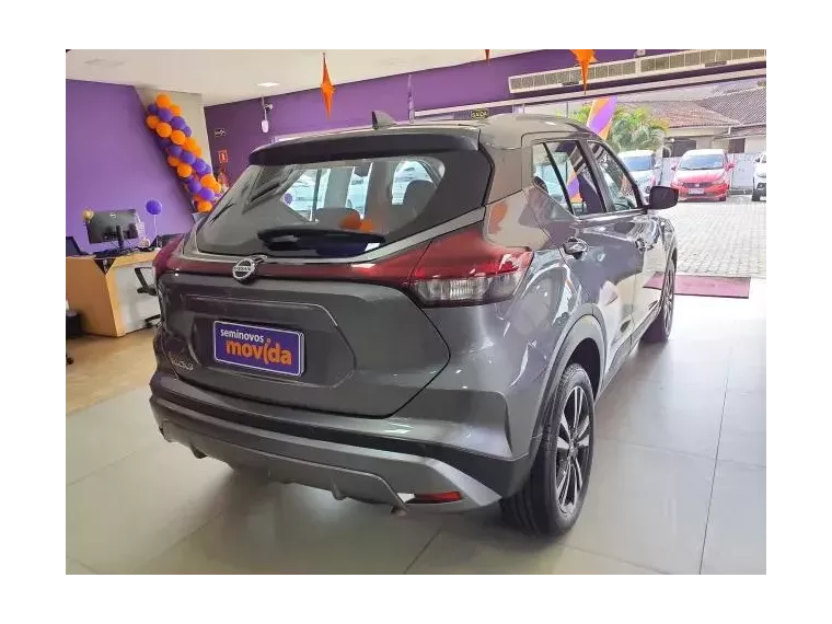 Nissan Kicks Cinza 6