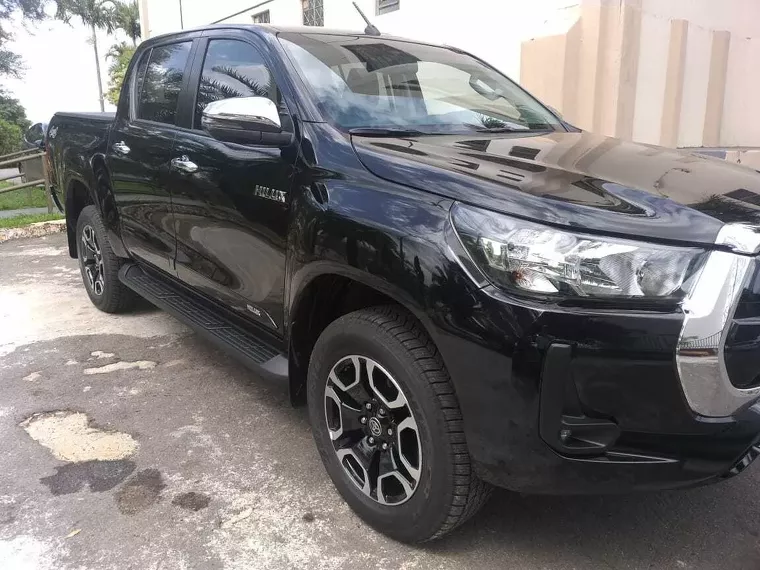 Toyota Hilux Preto 15