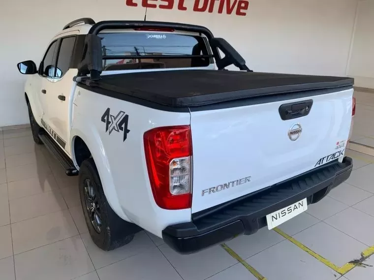 Nissan Frontier Branco 6