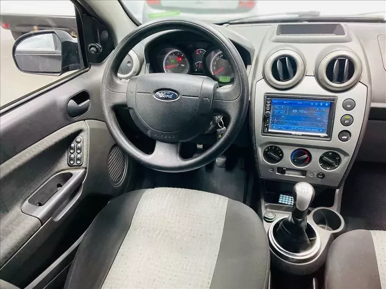 Ford Fiesta Preto 16