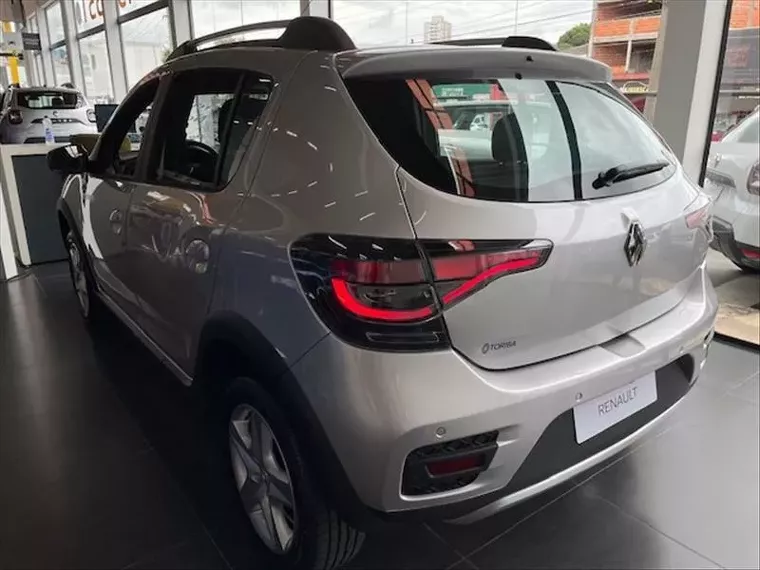 Renault Sandero Prata 7