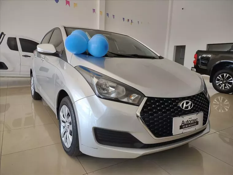 Hyundai HB20 Prata 4