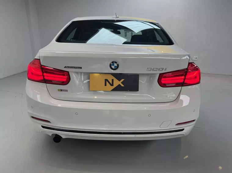 BMW 320i Branco 6