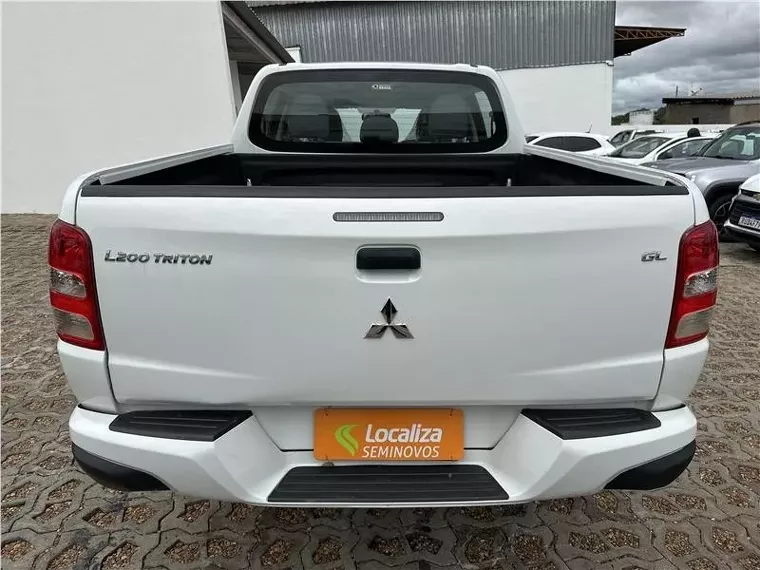 Mitsubishi L200 Triton Branco 8