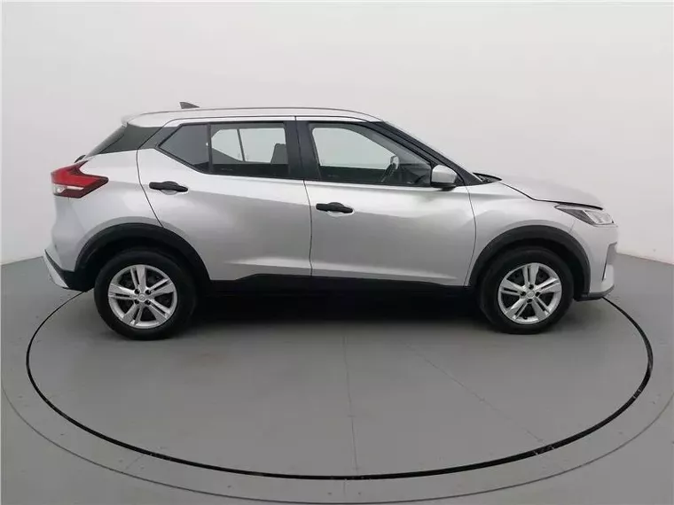 Nissan Kicks Prata 14