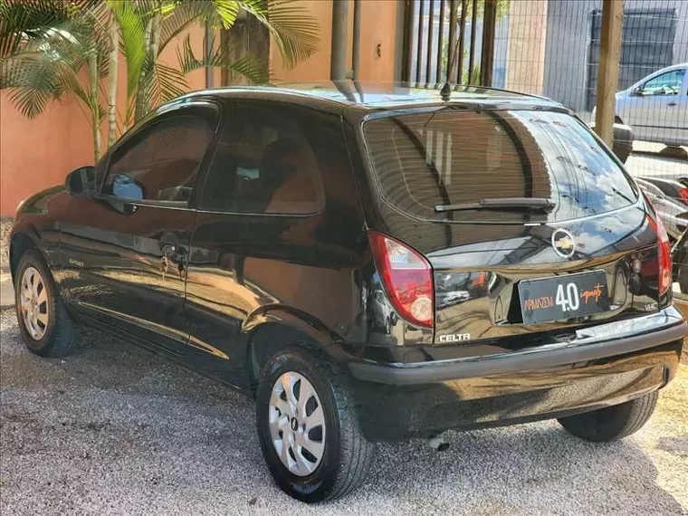 Chevrolet Celta Preto 8