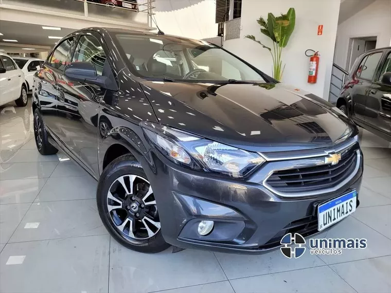 Chevrolet Onix Cinza 3