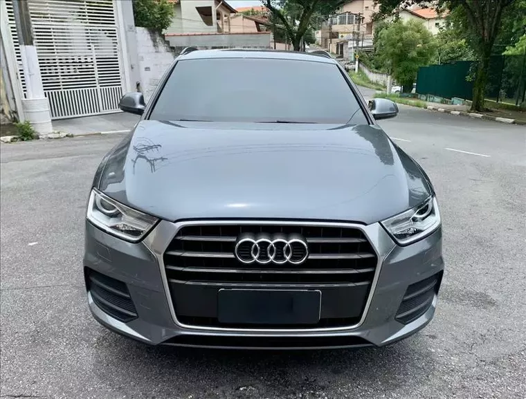 Audi Q3 Cinza 5