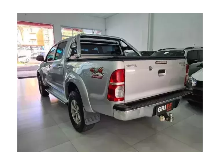 Toyota Hilux Prata 8