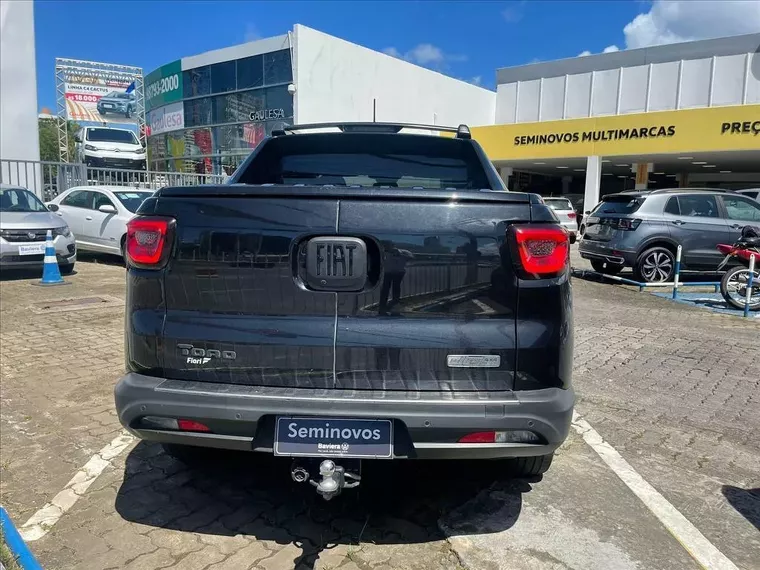 Fiat Toro Preto 5