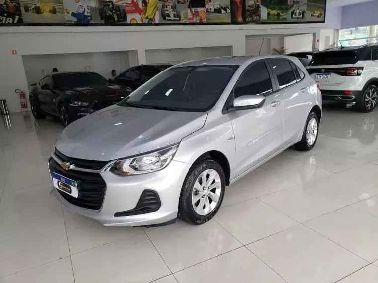 Chevrolet Onix Prata 2