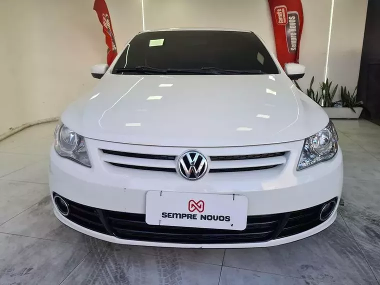 Volkswagen Voyage Branco 13